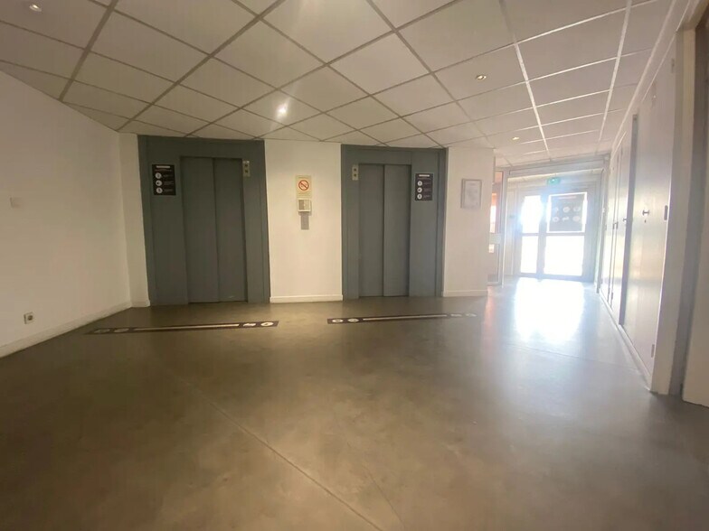 122 Avenue De Hambourg, Marseille à louer - Hall d’entrée - Image 3 de 4