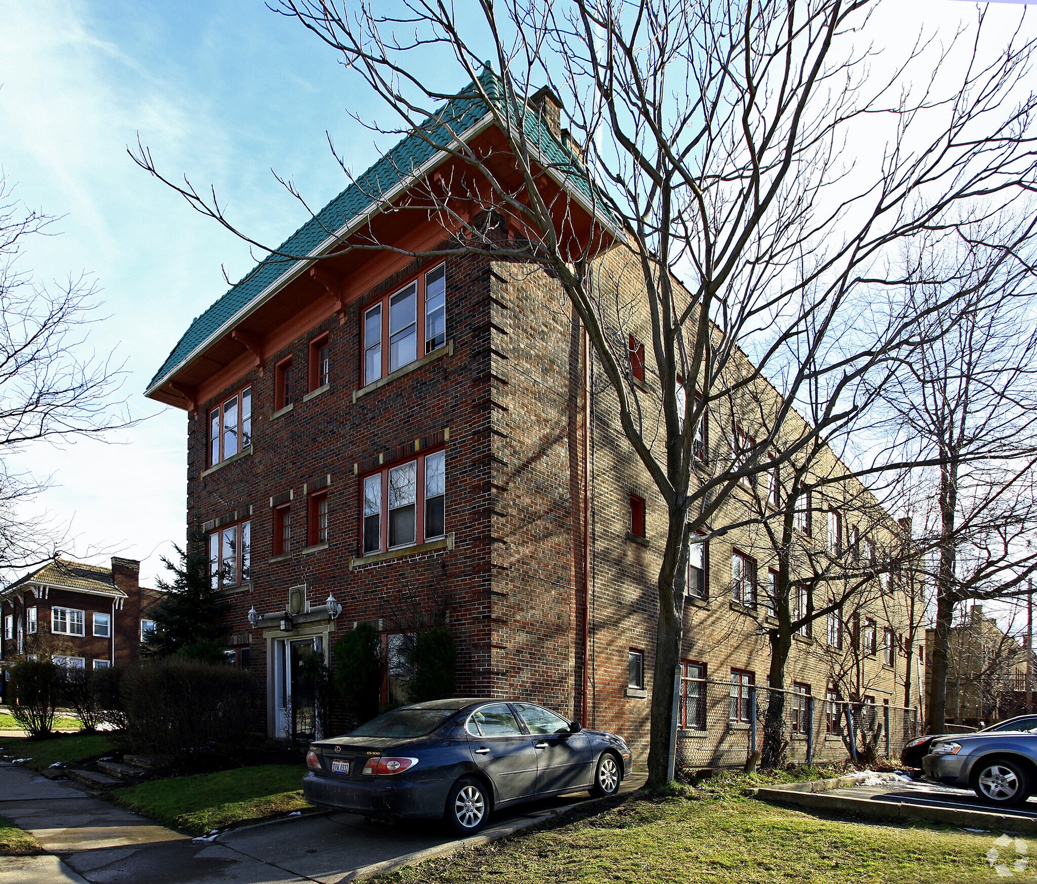 2744 Mayfield Rd, Cleveland, OH à vendre Photo principale- Image 1 de 4