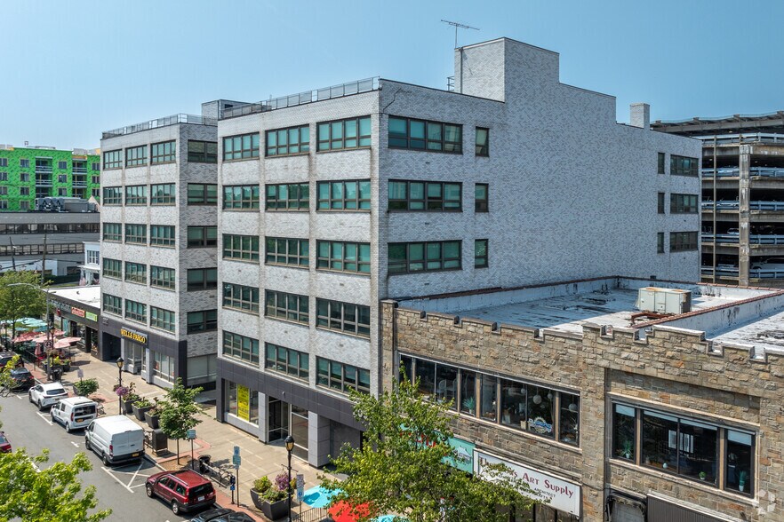 200 Mamaroneck Ave, White Plains, NY à louer - Photo du bâtiment - Image 3 de 29
