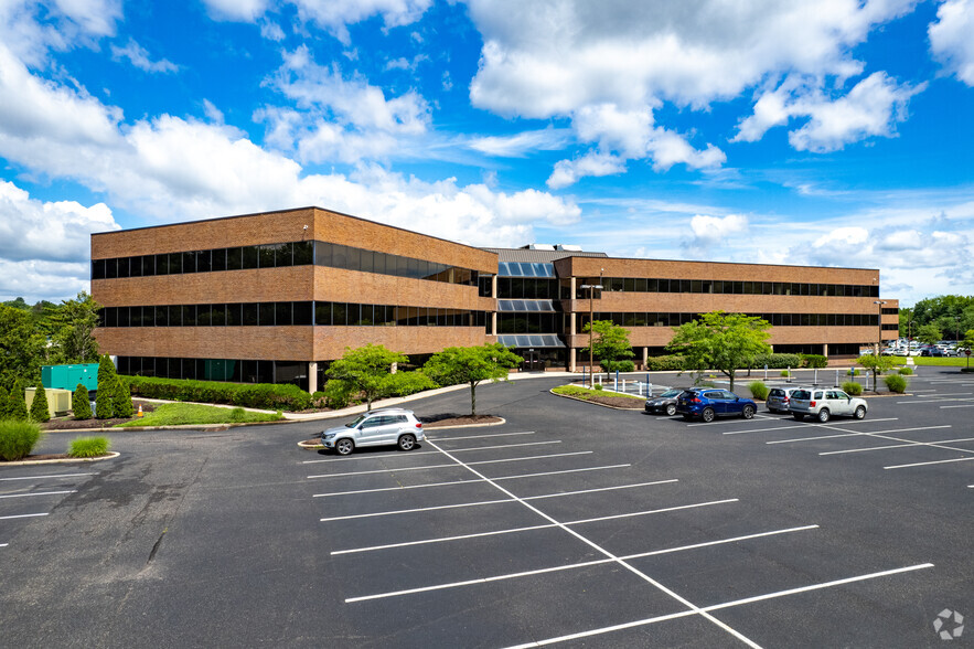 232 Strawbridge Dr, Moorestown, NJ for lease - Building Photo - Image 1 of 5