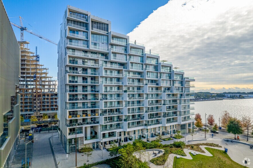 110-118 Merchants' Wharf, Toronto, ON à louer - Photo du bâtiment - Image 3 de 4