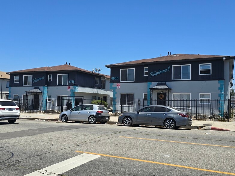 41-Unit Portfolio - JUST REDUCED! portfolio of 2 properties for sale on LoopNet.ca - Building Photo - Image 2 of 13
