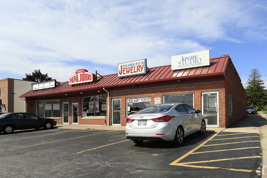 5705-5711 Mayfield Rd, Cleveland, OH for lease - Building Photo - Image 2 of 4