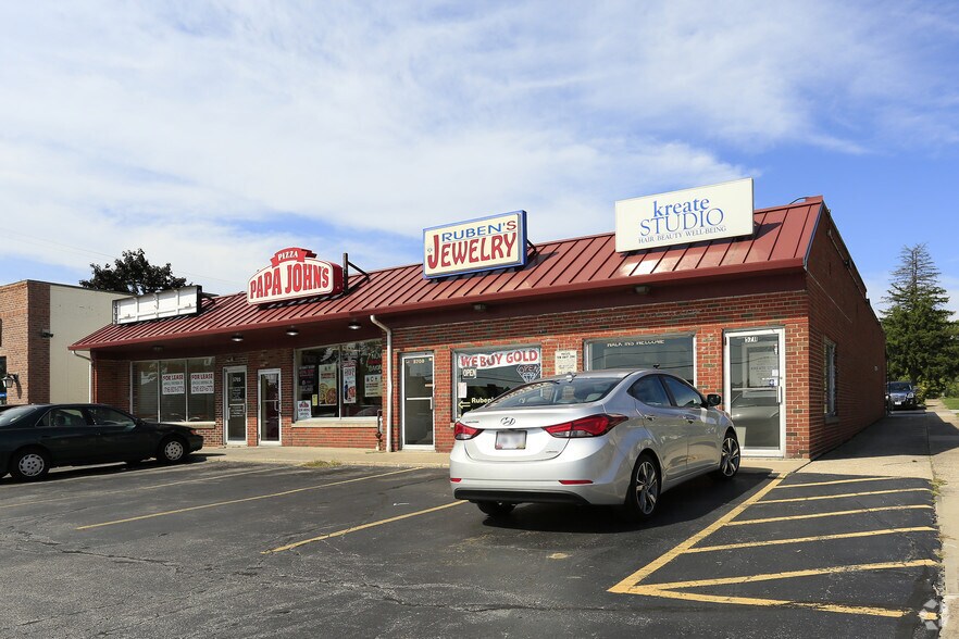 5705-5711 Mayfield Rd, Cleveland, OH à louer - Photo du bâtiment - Image 2 de 4