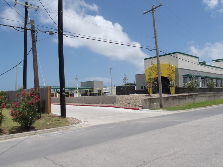 1504 Hwy 100, Port Isabel, TX for sale - Building Photo - Image 2 of 28