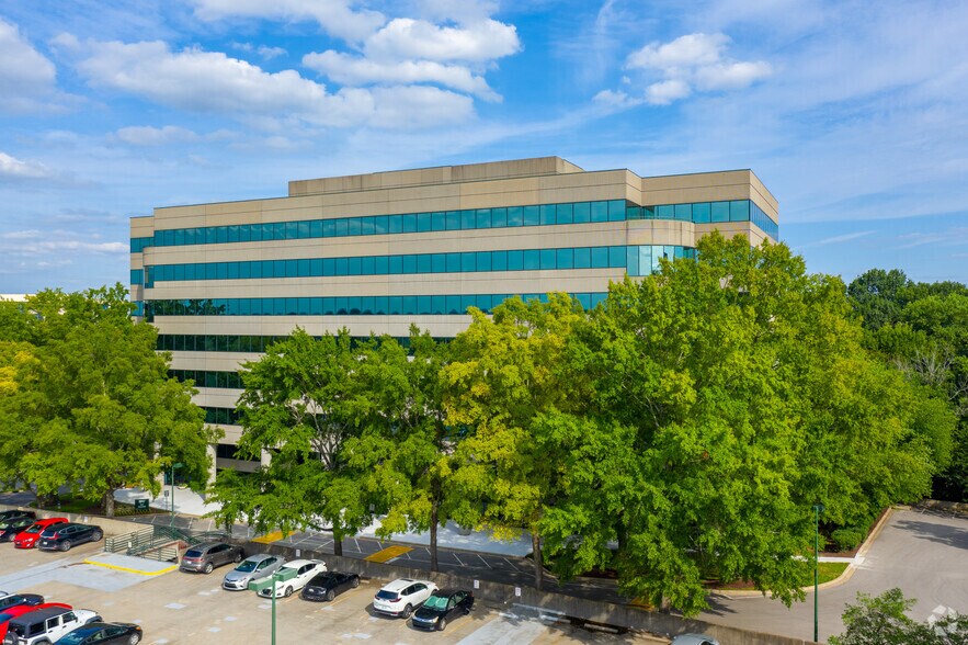 555 Marriott Dr, Nashville, TN for lease - Building Photo - Image 1 of 11