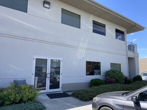 8836 W Gage Blvd, Kennewick, WA for lease Building Photo- Image 2 of 6