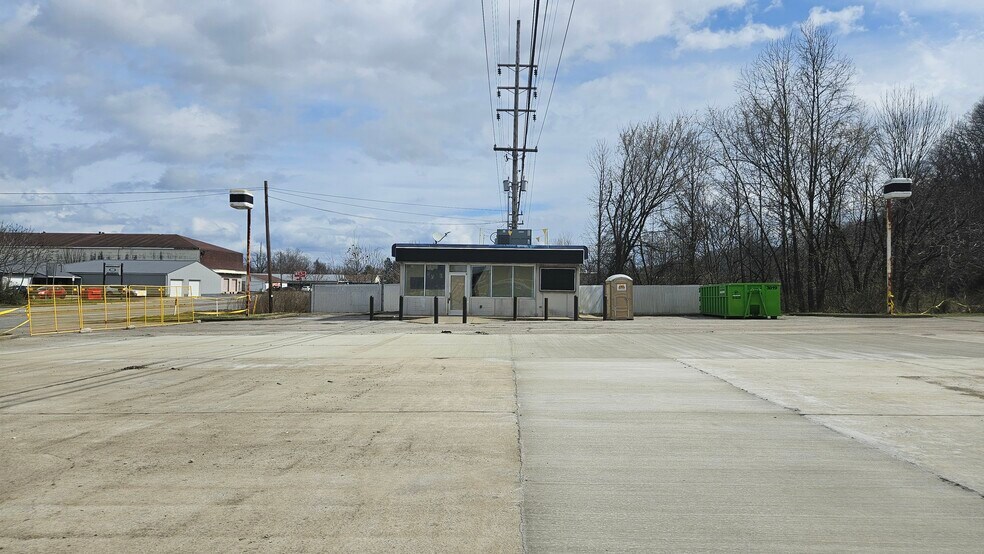 4969 Waverly Rd, Huntington, WV à vendre - Photo du bâtiment - Image 3 de 5
