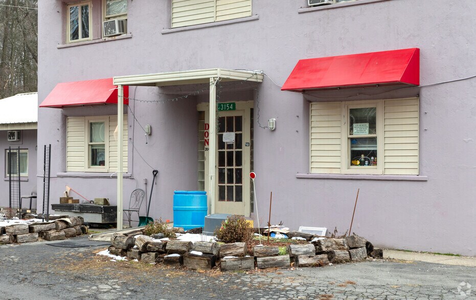 3154 Godfrey Ridge Dr, Stroudsburg, PA à vendre - Photo du bâtiment - Image 3 de 11