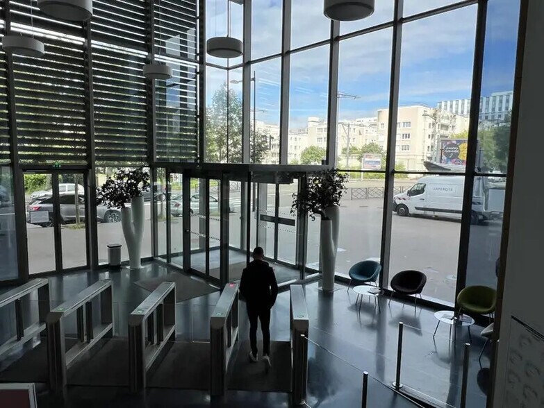 15 Avenue Du Centre, Guyancourt for lease - Lobby - Image 3 of 14