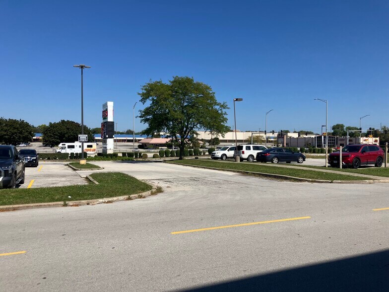 4207 211th St, Matteson, IL à louer - Photo du bâtiment - Image 3 de 11