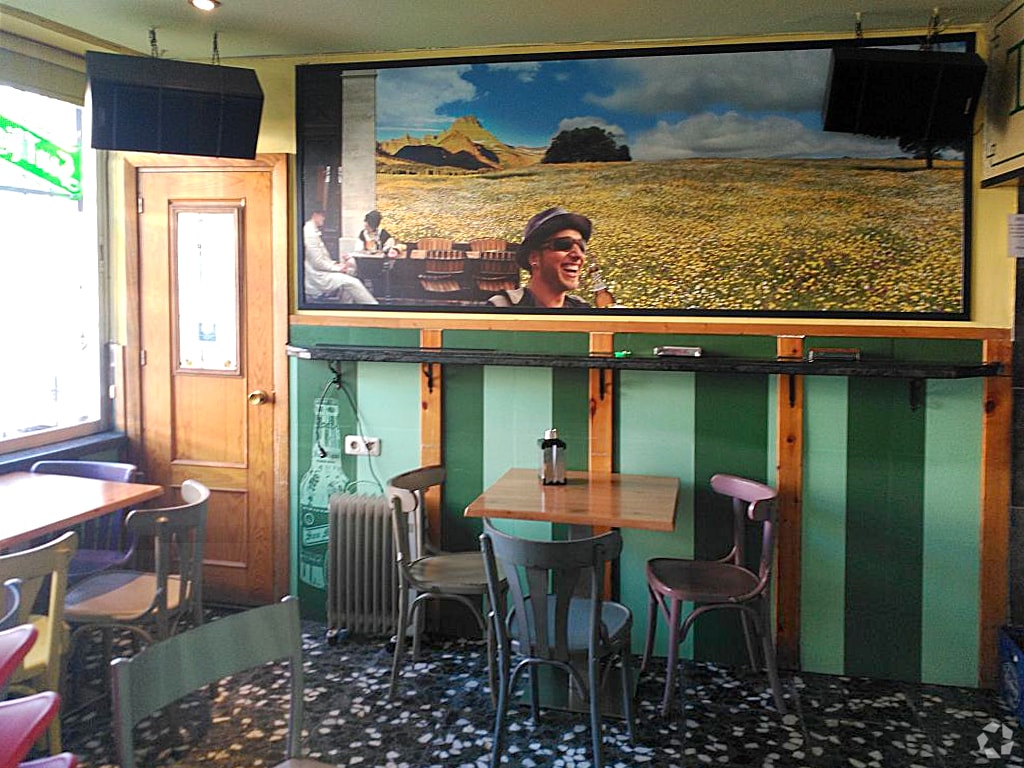 Retail in Ávila, Ávila for lease Interior Photo- Image 1 of 3