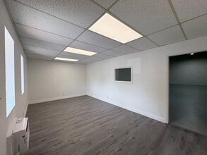 2696 NW 31st Ave, Lauderdale Lakes, FL for lease Building Photo- Image 2 of 7