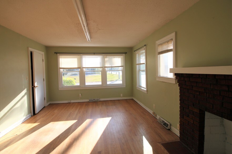 1544-1548 Remount Rd, North Charleston, SC à louer - Photo intérieure - Image 3 de 5