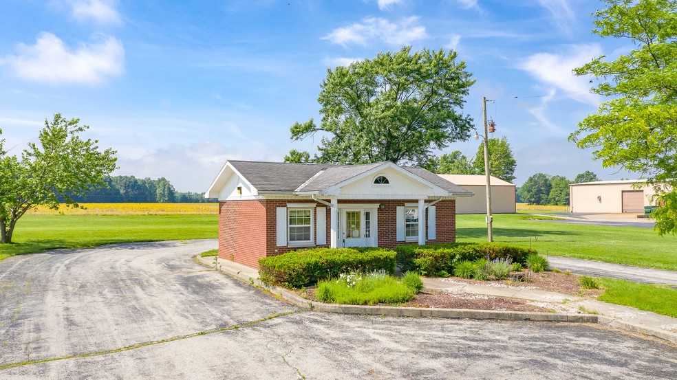 7195 W US Highway 50, North Vernon, IN à vendre - Photo du bâtiment - Image 1 de 1