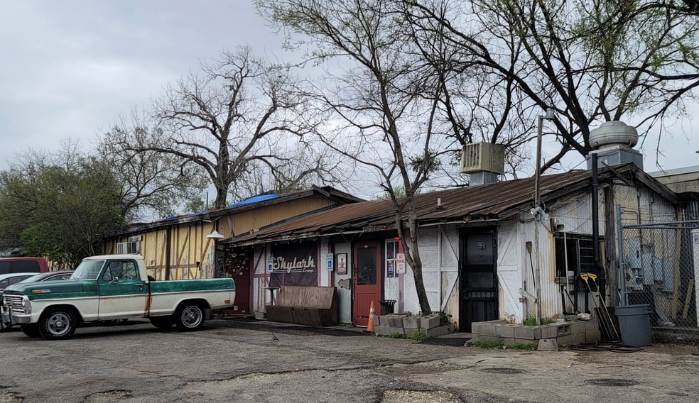 2039 Airport Blvd, Austin, TX for lease - Building Photo - Image 1 of 1