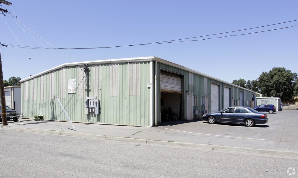 2206-2214 Rice Ave, West Sacramento, CA for lease - Building Photo - Image 3 of 4