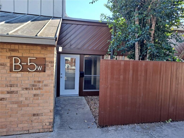 711 W 38th St, Austin, TX for sale - Building Photo - Image 1 of 1