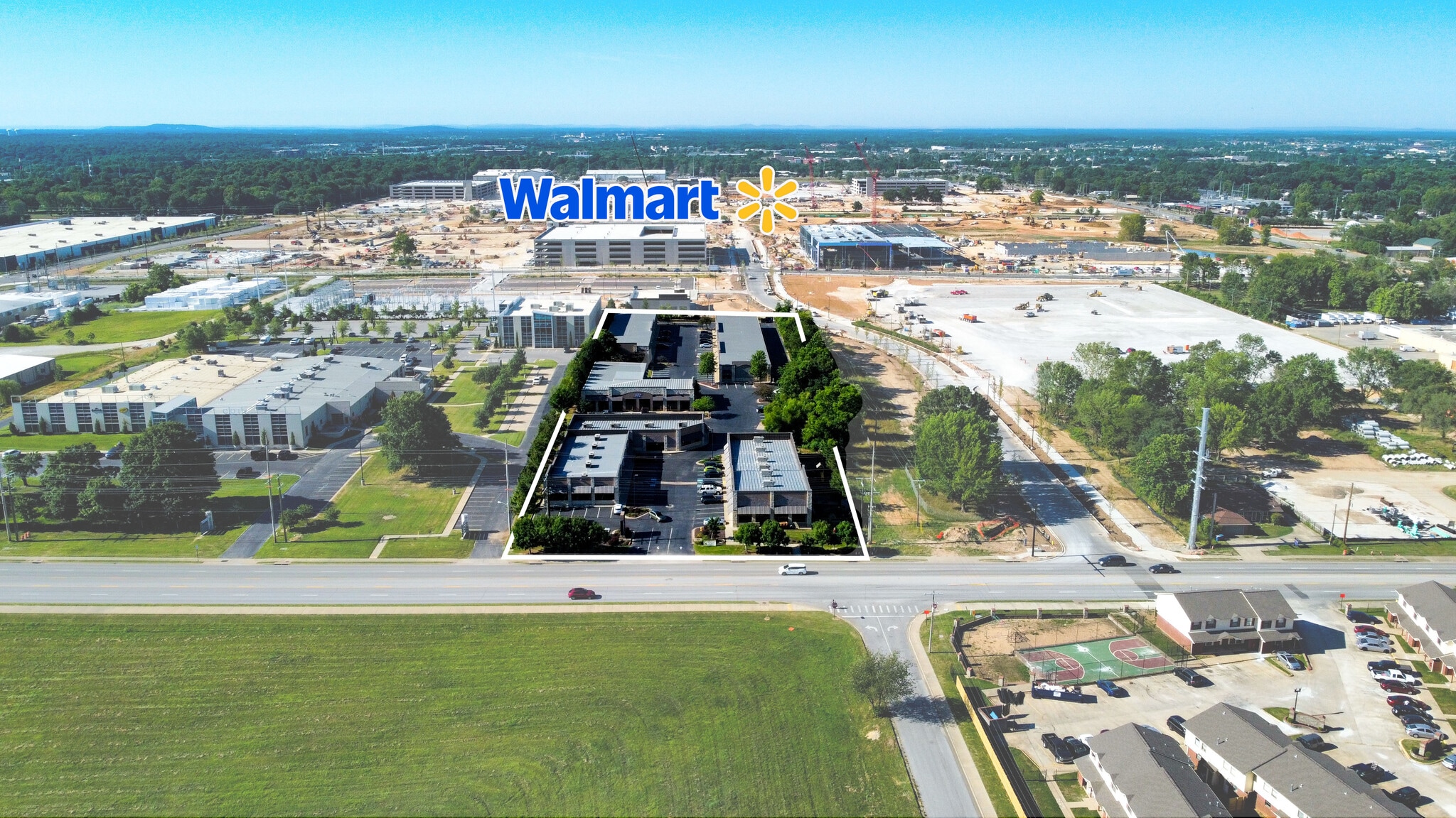 1404 E Central Ave, Bentonville, AR for lease Primary Photo- Image 1 of 5