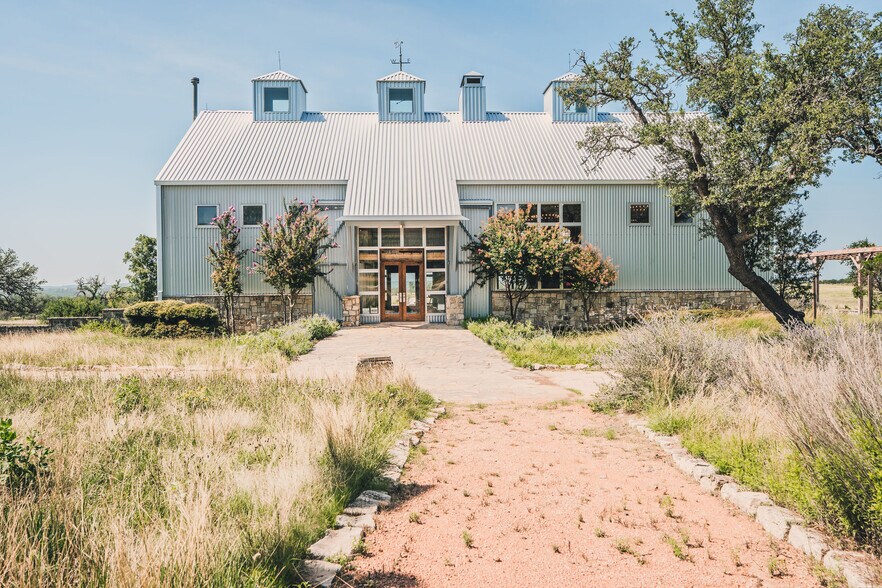 1213 Kott Rd, Fredericksburg, TX à vendre - Photo du bâtiment - Image 2 de 62