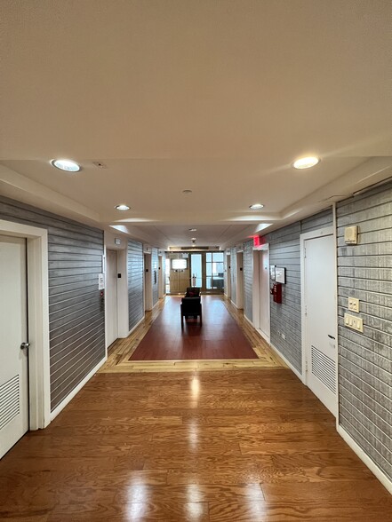 131 W 33rd St, New York, NY for sale - Lobby - Image 3 of 15