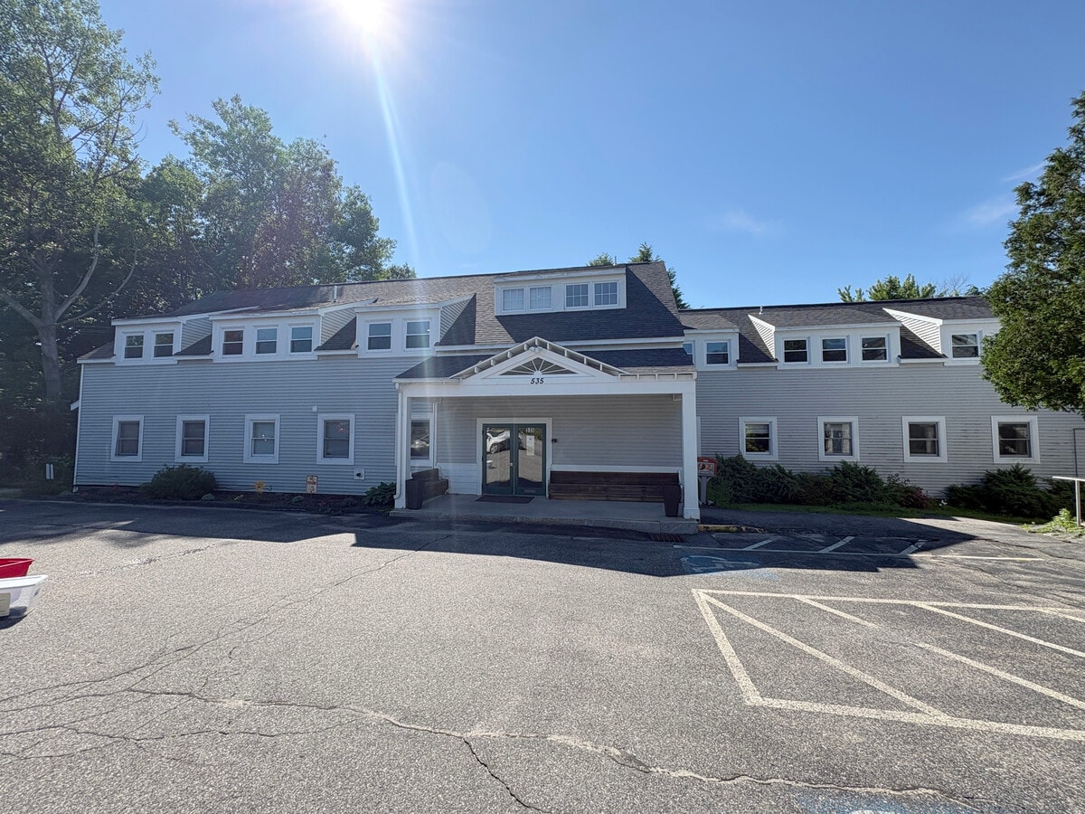 535 Ocean Ave, Portland, ME 04103 - Unit 4 - - Interior Photo - Image 1 of 4