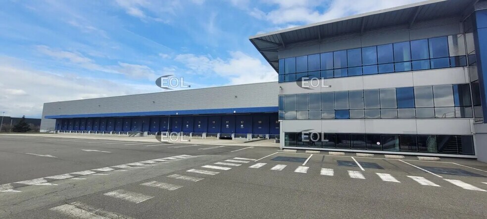 Industrial in Étupes for lease - Building Photo - Image 2 of 19