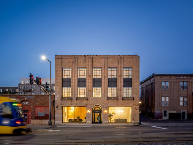 Plus de détails pour 2441 W University Ave, Saint Paul, MN - Bureau à louer