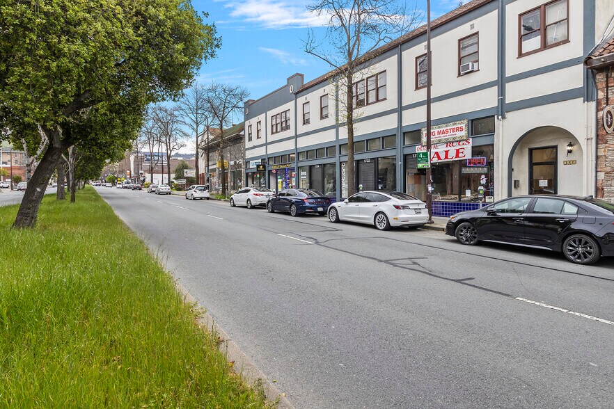 1716-1732 University Ave, Berkeley, CA à vendre - Photo du bâtiment - Image 2 de 37