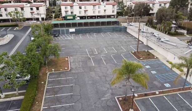 1275 W Foothill Blvd, Upland, CA à louer - Photo du bâtiment - Image 2 de 3