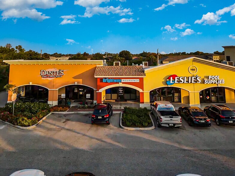 900 Pine Island Rd, Cape Coral, FL à louer - Photo du bâtiment - Image 3 de 8