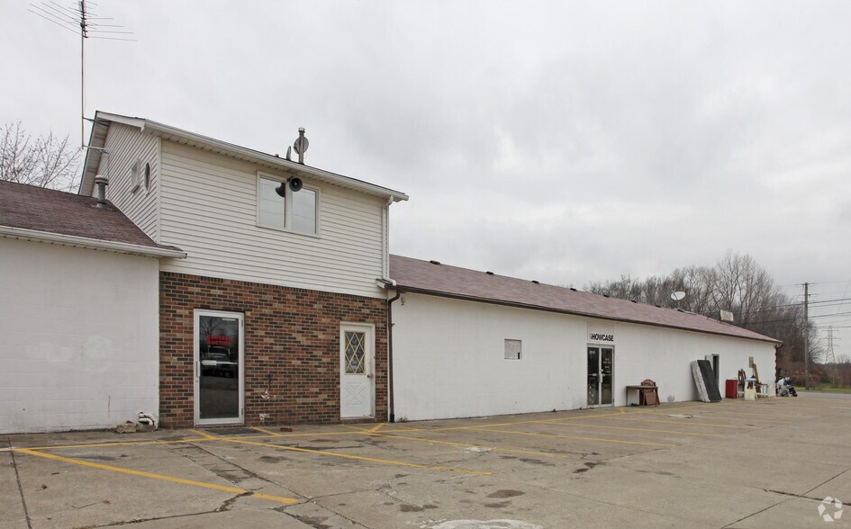 41957 N Ridge Rd, Elyria, OH à vendre - Photo du bâtiment - Image 2 de 24