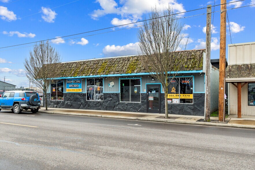 208 N Molalla Ave, Molalla, OR à vendre - Photo du bâtiment - Image 2 de 47