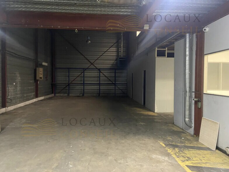 Flex in Argenteuil for lease - Building Photo - Image 2 of 7