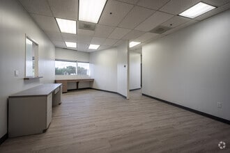 11301 Fallbrook Dr, Houston, TX for lease Interior Photo- Image 2 of 7