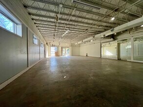 711 Trabert Ave NW, Atlanta, GA à louer Photo intérieure- Image 2 de 3
