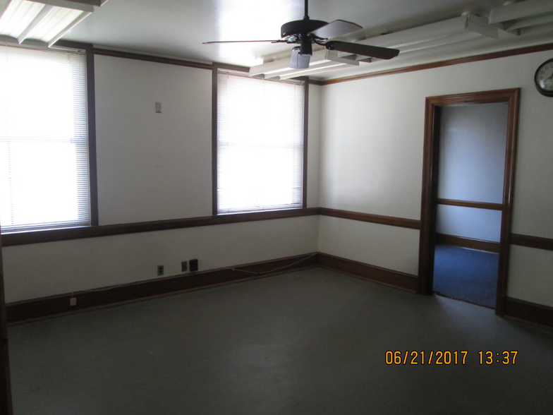 504 S 5th Ave, Safford, AZ for lease - Interior Photo - Image 3 of 4