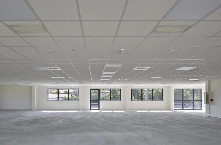 Office in Dardilly for lease - Building Photo - Image 2 of 18