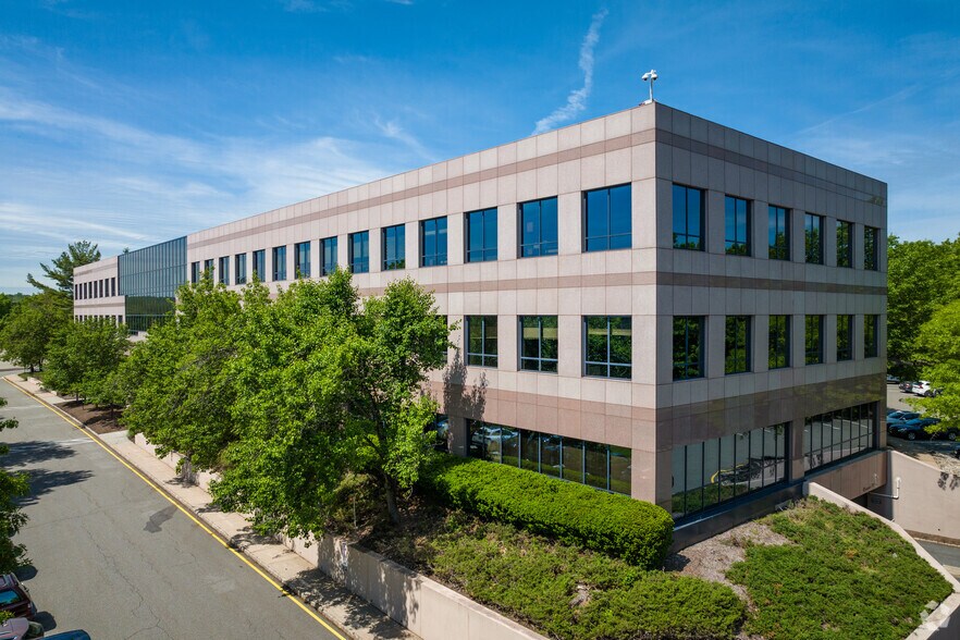 3 Sylvan Way, Parsippany, NJ à louer - Photo du bâtiment - Image 2 de 9