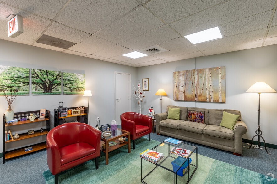 83 East Ave, Norwalk, CT for lease - Interior Photo - Image 3 of 29