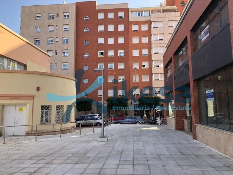 Commerce de détail dans Almería à vendre - Photo du bâtiment - Image 3 de 14