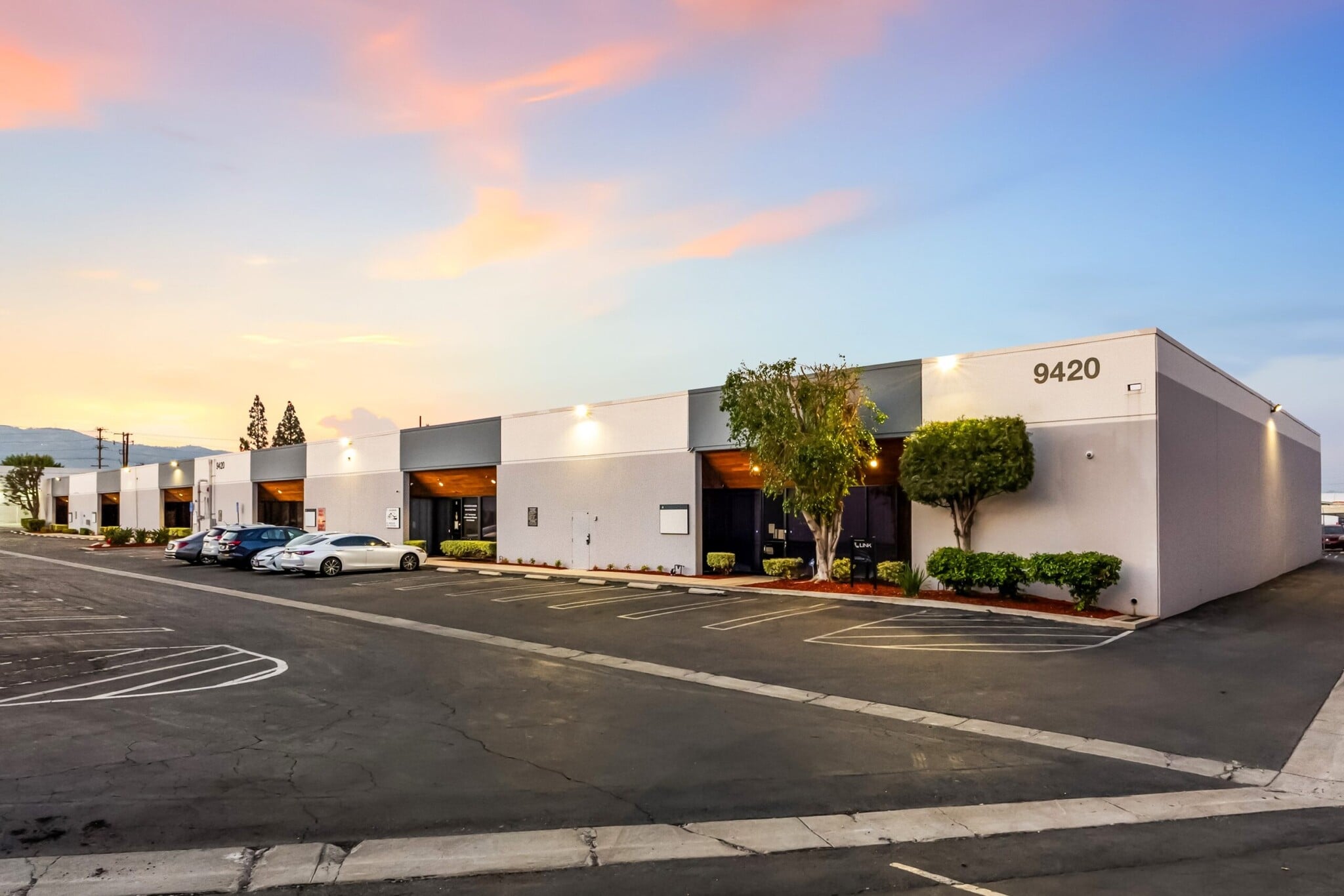 9420 Lurline Ave, Chatsworth, CA for lease Building Photo- Image 1 of 8