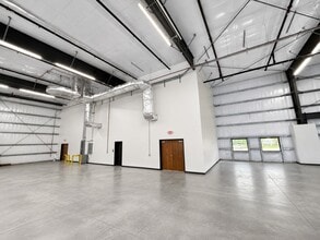 1530 Kendrick Ln, Lakeland, FL for lease Interior Photo- Image 2 of 5