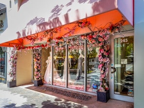 245-247 Miracle Mile, Coral Gables, FL for lease Interior Photo- Image 2 of 3