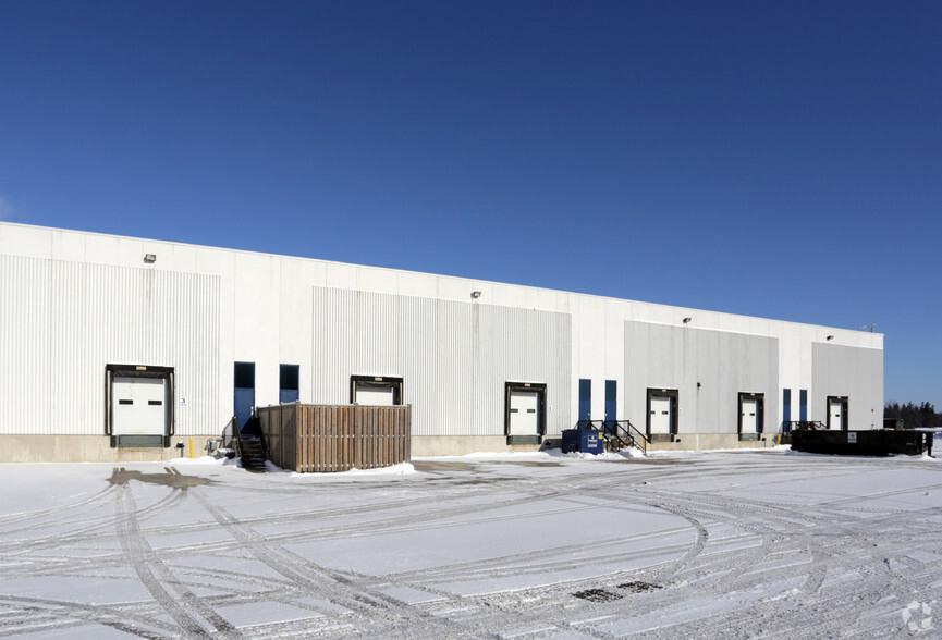 565 Boxwood Dr, Cambridge, ON for lease - Building Photo - Image 2 of 6