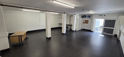 95 Cavendish Pl, Eastbourne for lease Interior Photo- Image 2 of 5