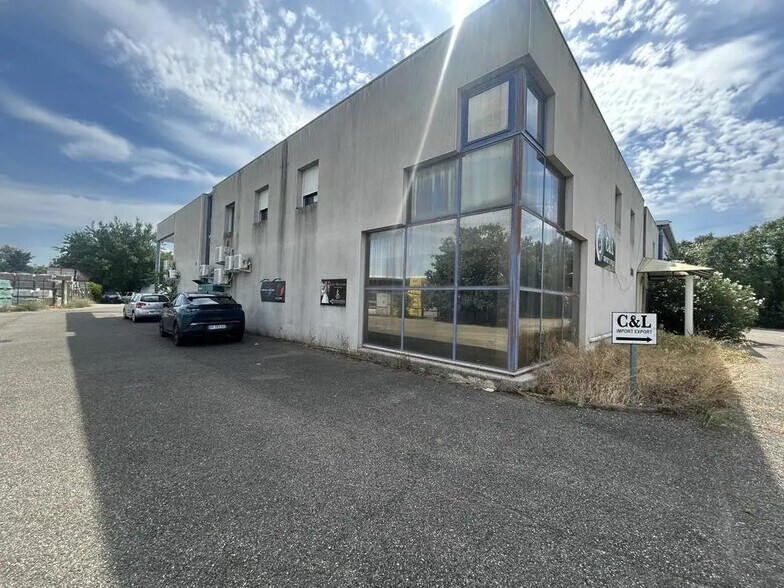 Flex in Avignon for lease - Building Photo - Image 1 of 6