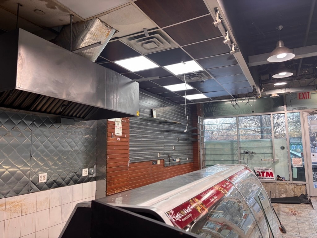 541 Myrtle Ave, Brooklyn, NY for lease Interior Photo- Image 1 of 10