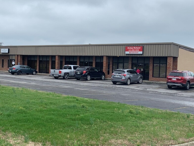 101 Mooreland Dr, Springfield, TN for lease - Building Photo - Image 2 of 6