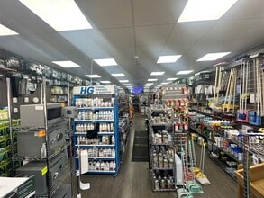 17 Heddon Court Para, Barnet for lease Interior Photo- Image 2 of 5